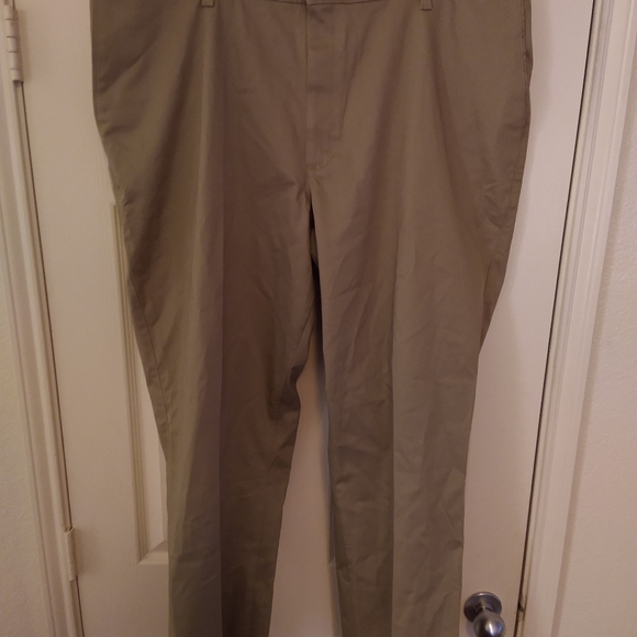 NWT Wrangler Riata Flat Front Relaxed Fit Chino Pants Men's sz 42X30. - Picture 3 of 9